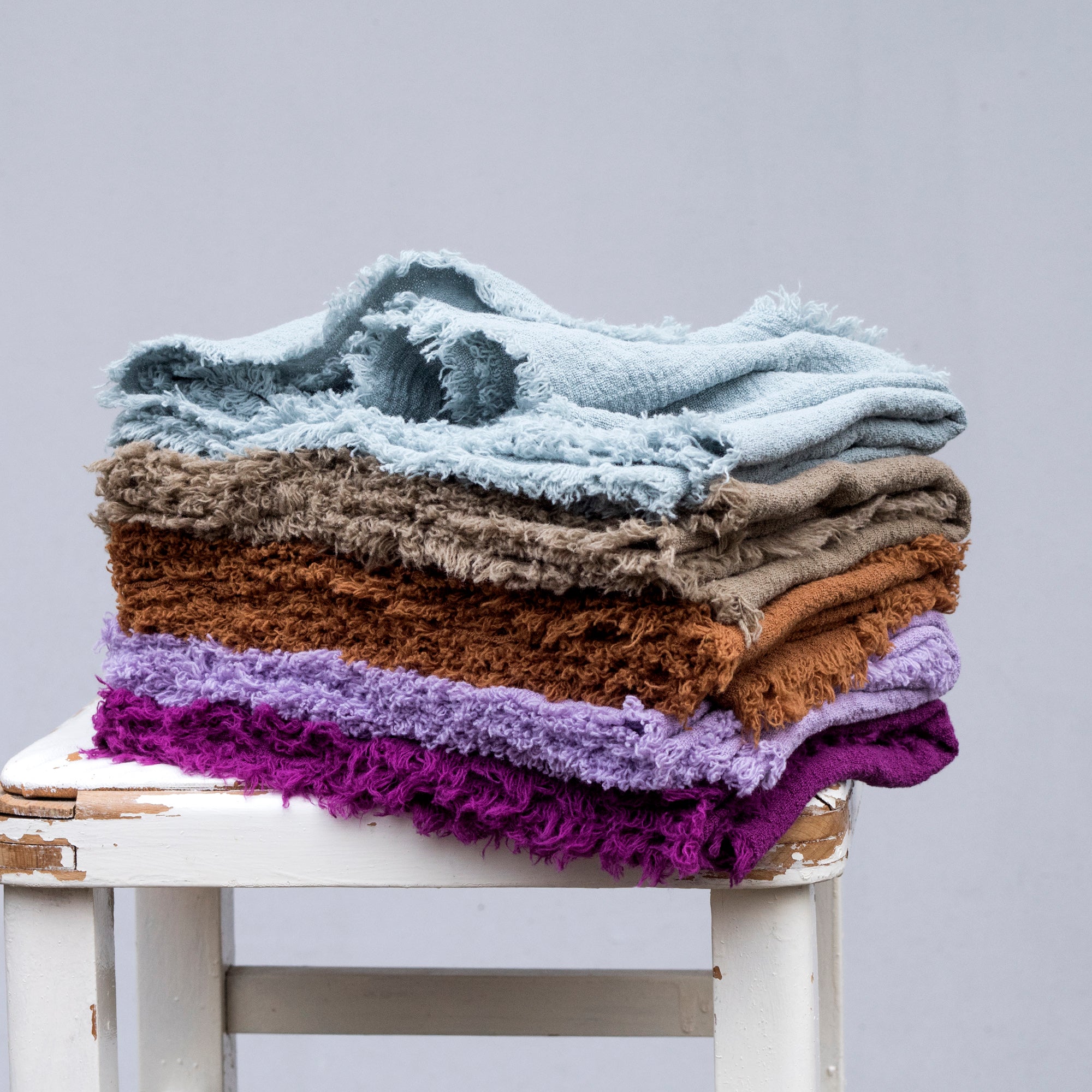 Unisex šál ze lněného krepu v odstínu Stone Blue