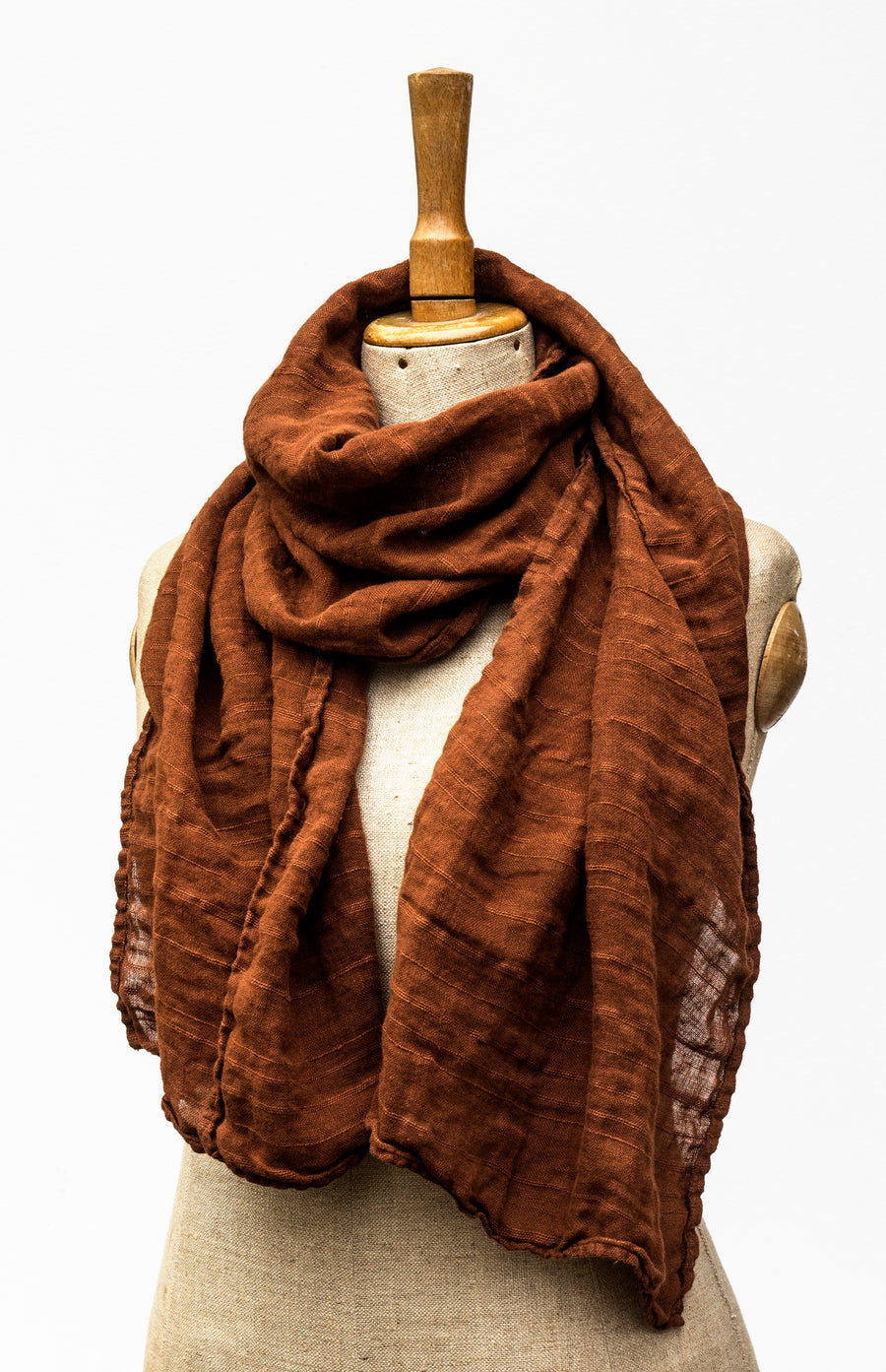 Luxuriously soft linen scarf in the shade of Ginger Bread