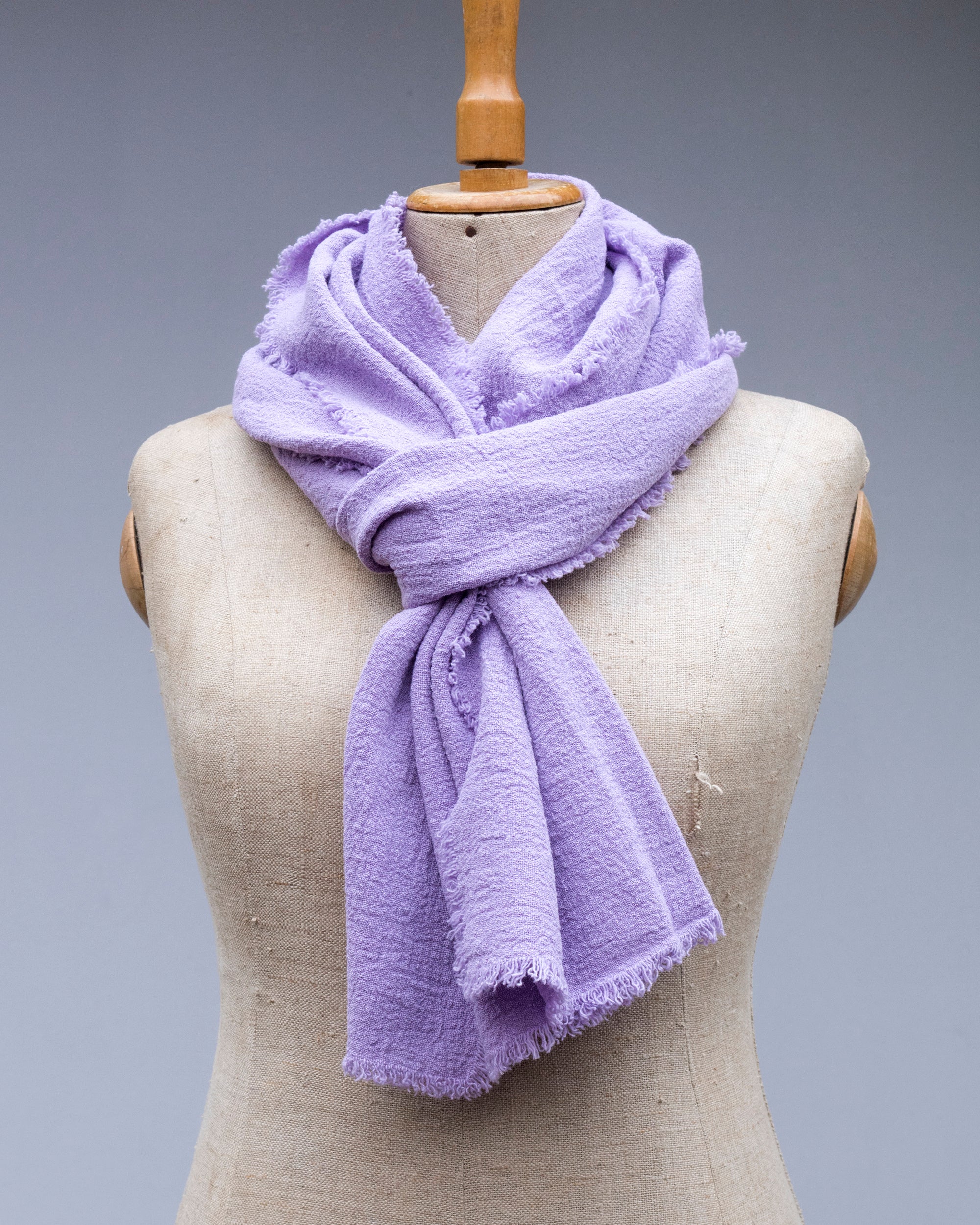 Unisex šál ze lněného krepu v odstínu Lavender Frost