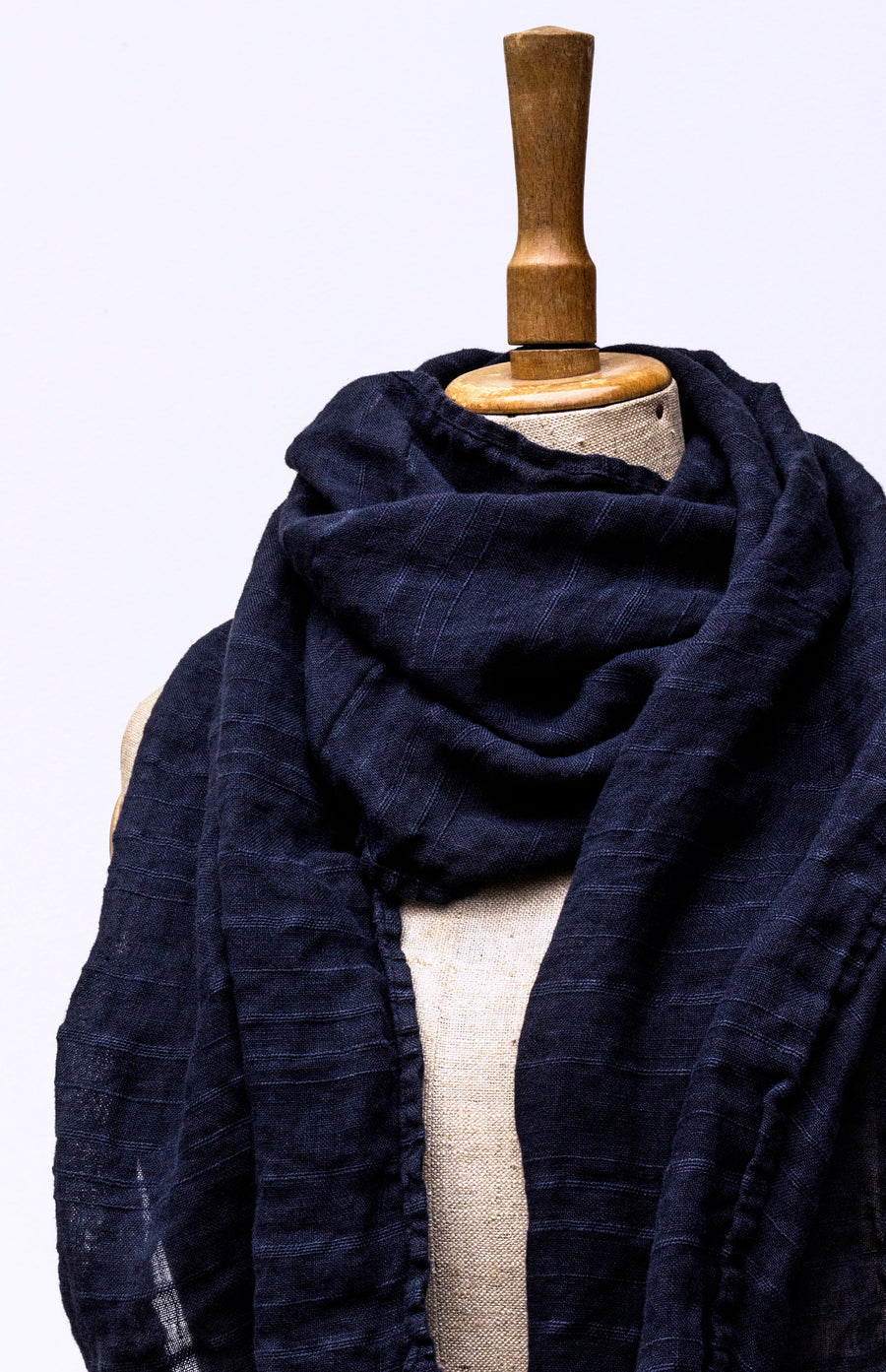 Luxuriously fine linen scarf in the shade Night Sky