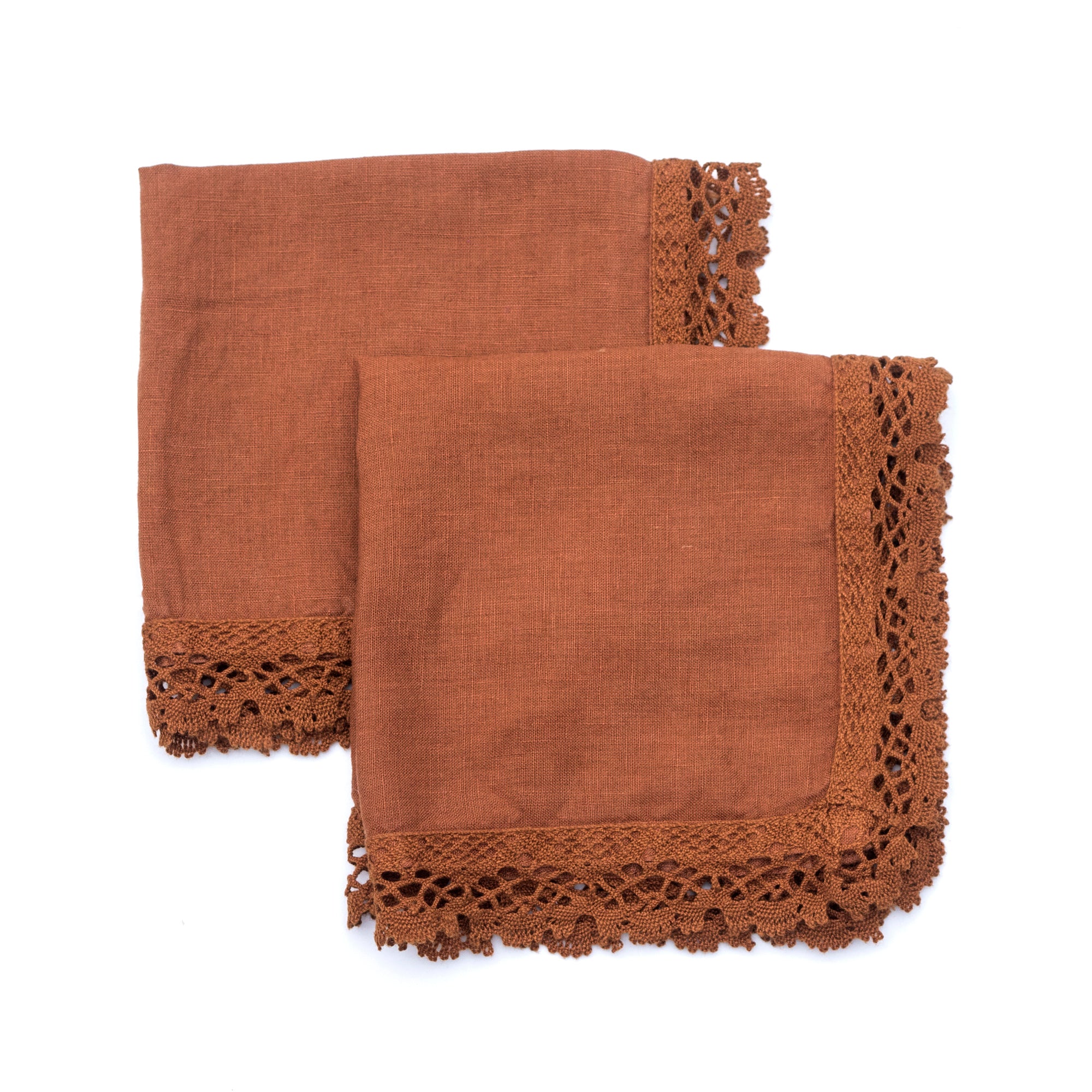 Dva lněné ubrousky s vambereckou krajkou v odstínu Glazed Ginger