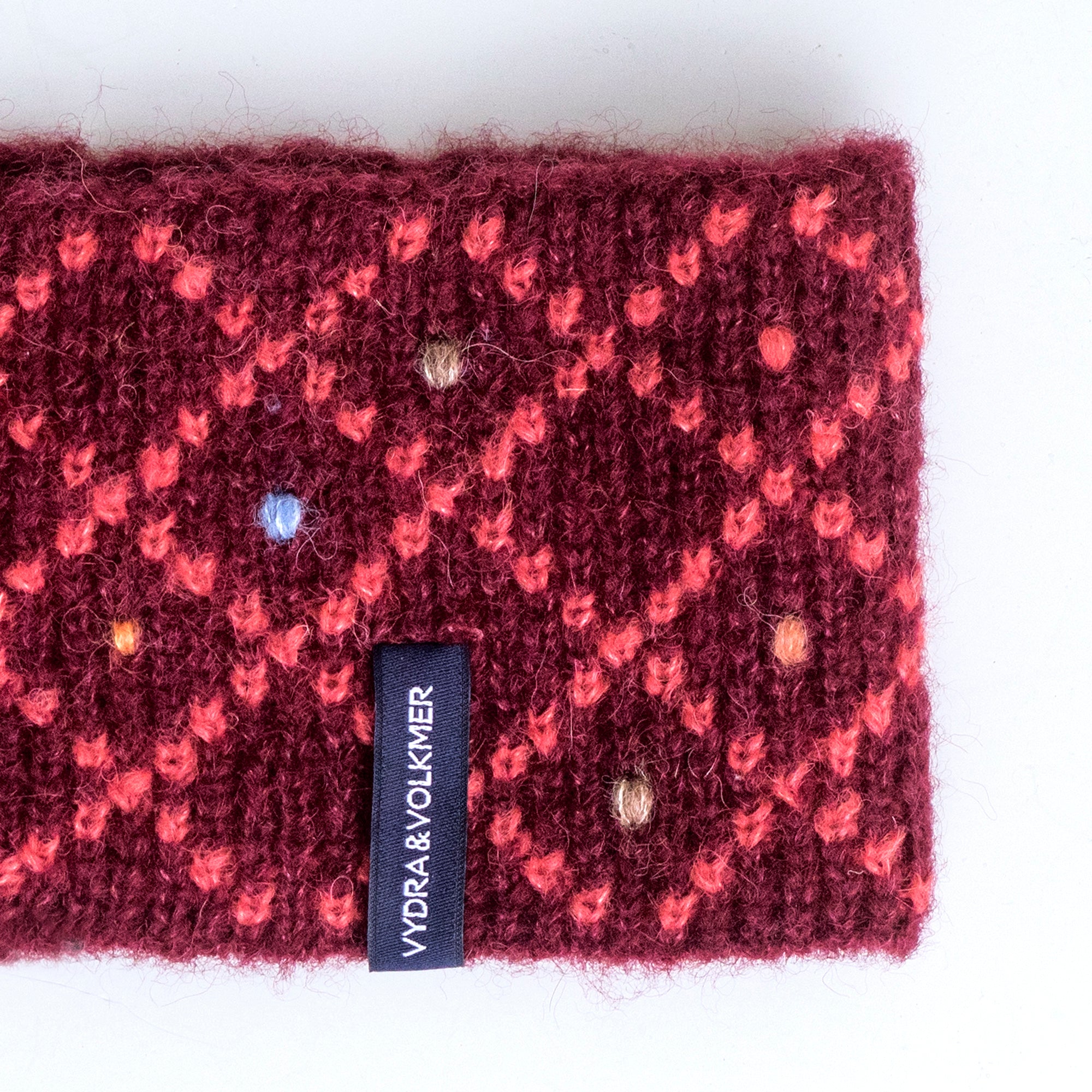 Alpaca & Silk žakárová čelenka s vyšívanými puntíky / burgundská červená