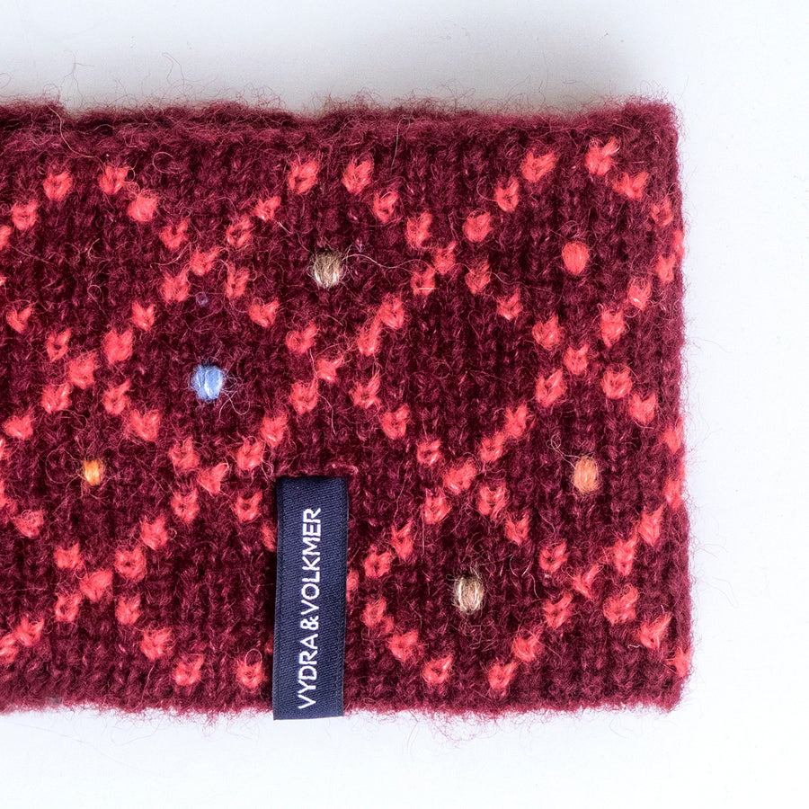 Alpaca & Silk žakárová čelenka s vyšívanými puntíky / burgundská červená