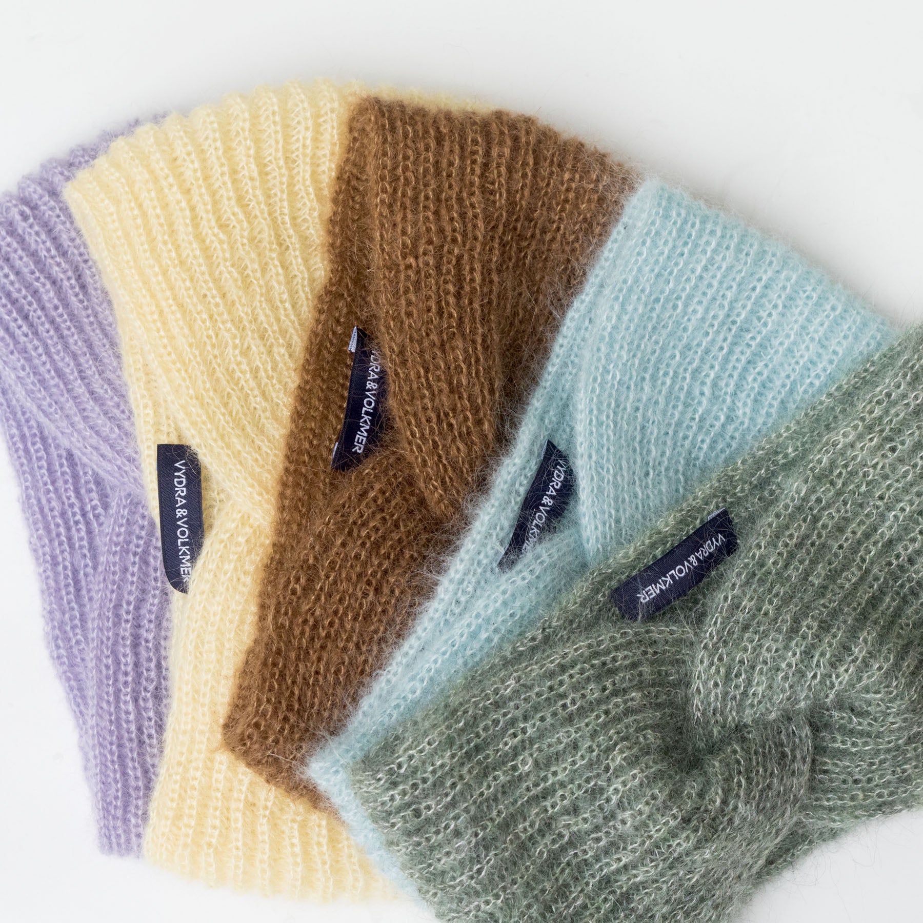 Čelenka z mohéru a hedvábí / pudrově fialková