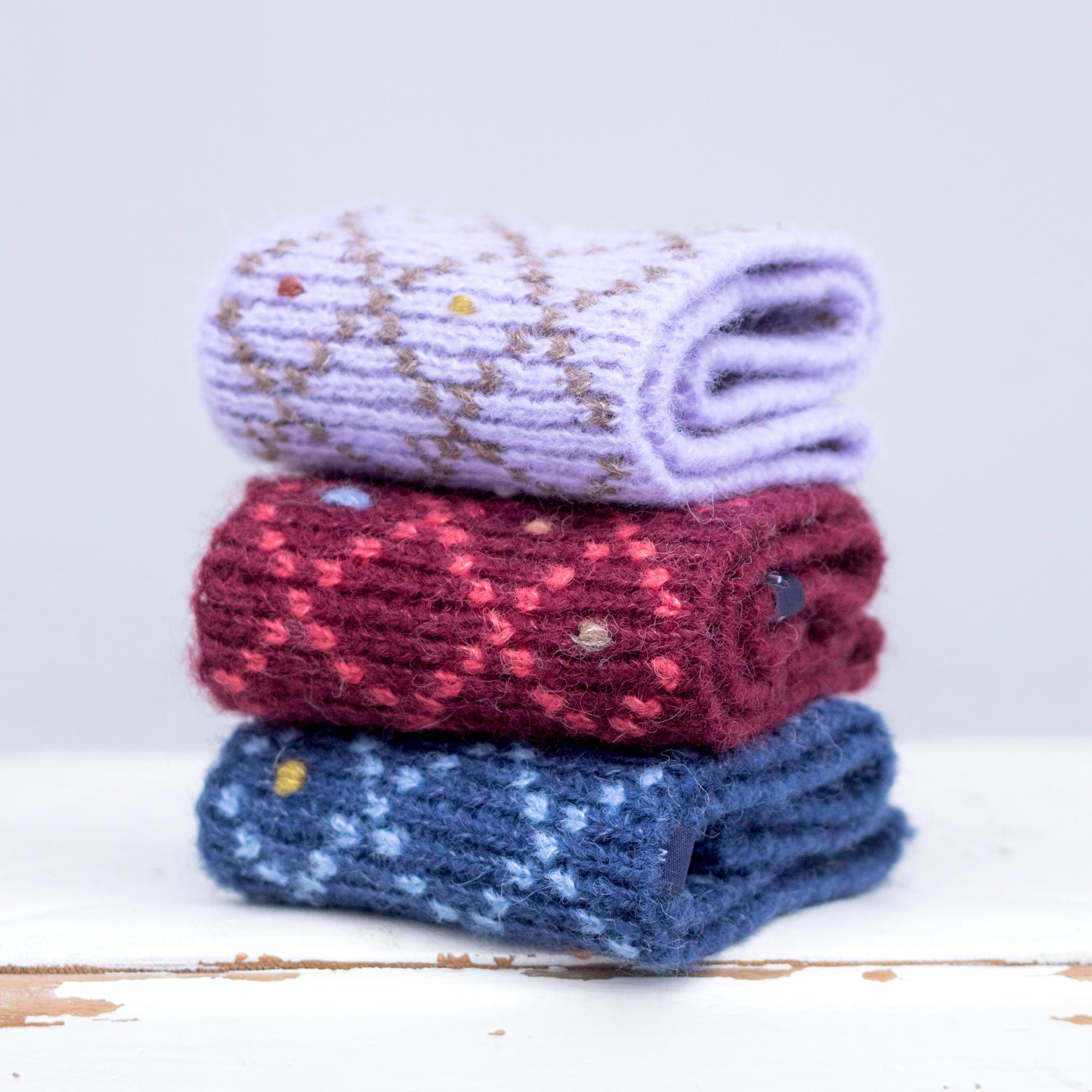 Alpaca & Silk žakárová čelenka s vyšívanými puntíky / levandulová