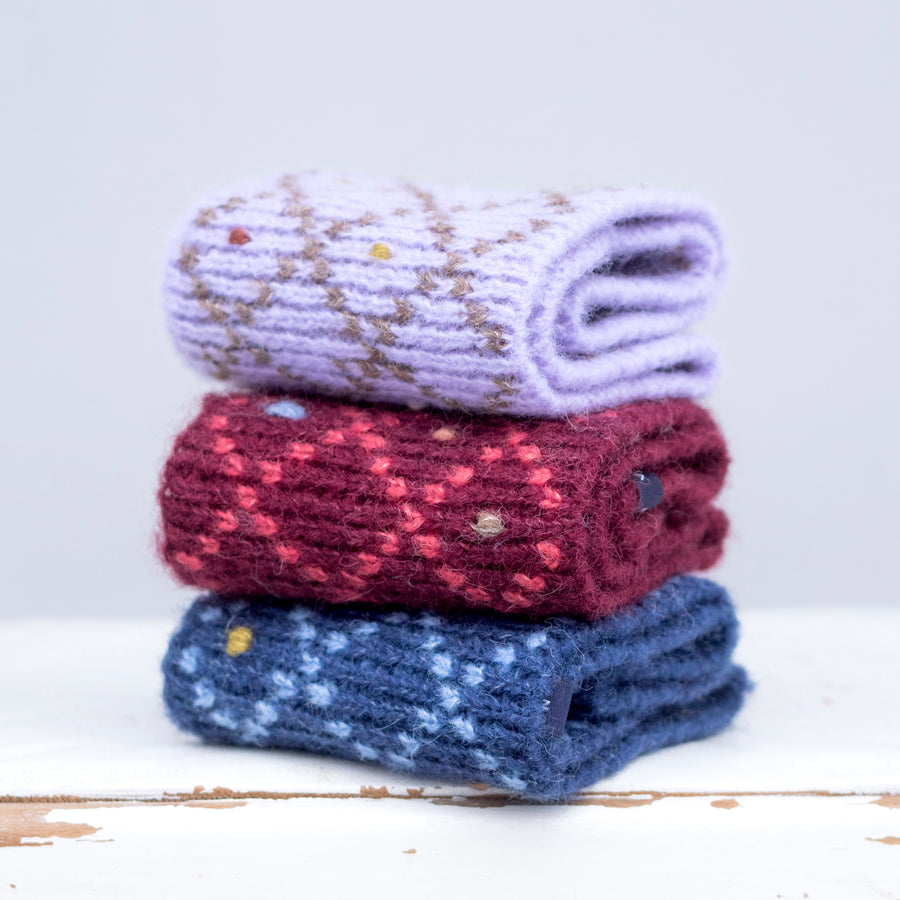 Alpaca & Silk žakárová čelenka s vyšívanými puntíky / levandulová