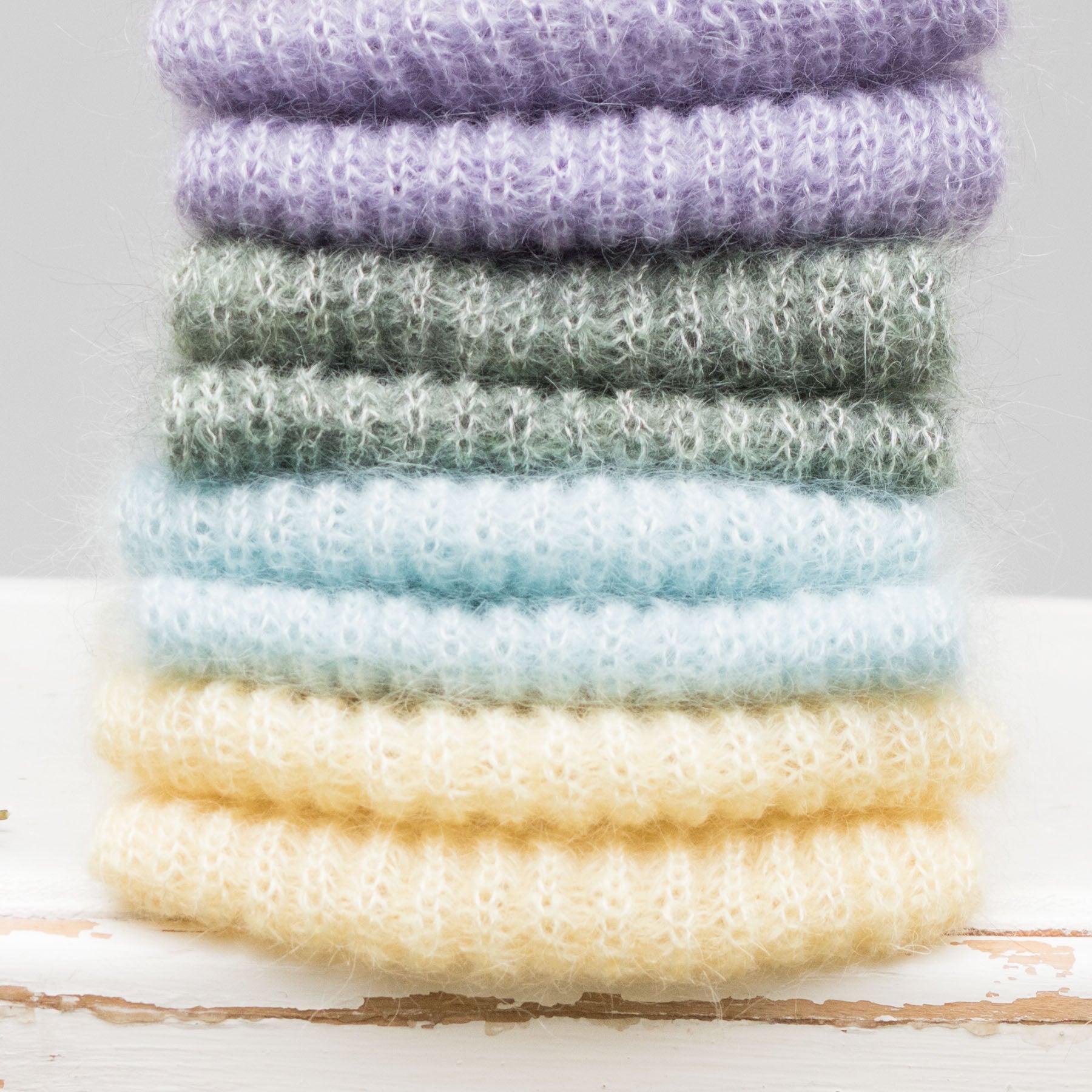 Čelenka z mohéru a hedvábí / pudrově fialková