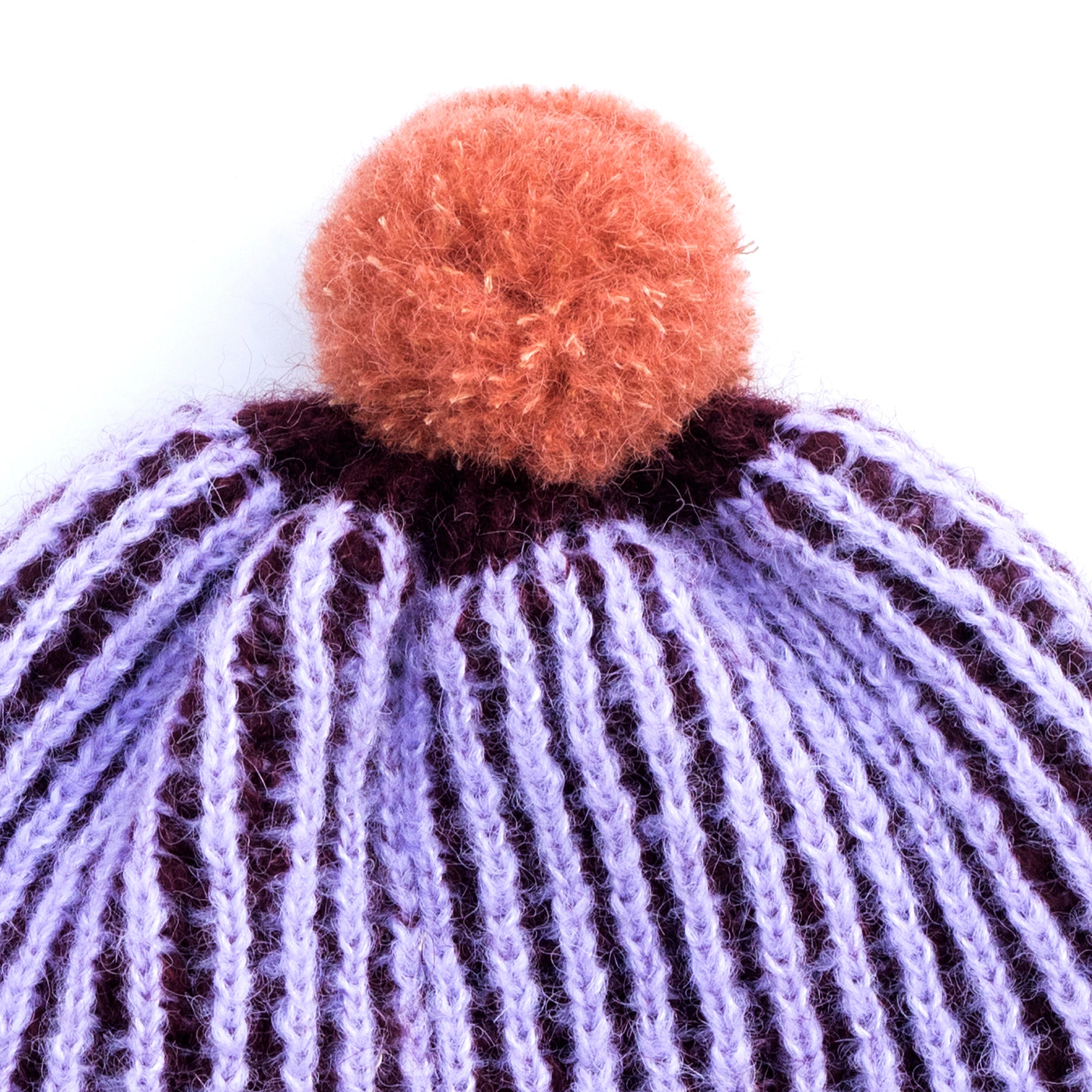 Alpaca & Silk čepice pružná s pruhy švestkovo-levandulová