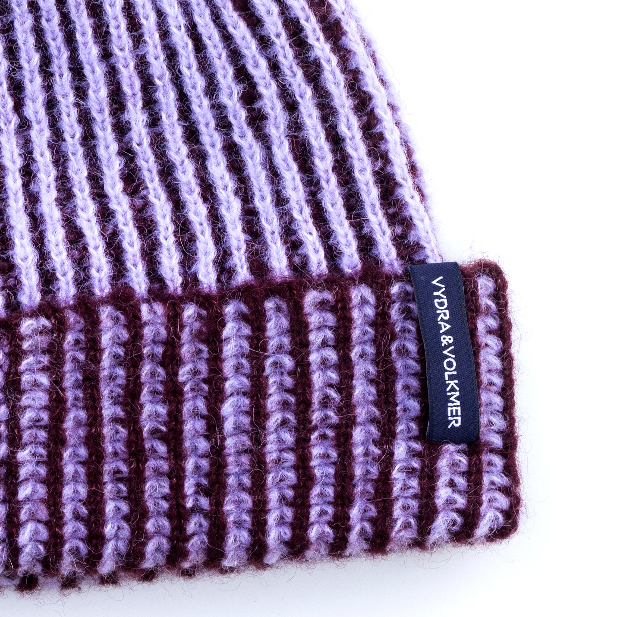 Alpaca & Silk čepice pružná s pruhy švestkovo-levandulová