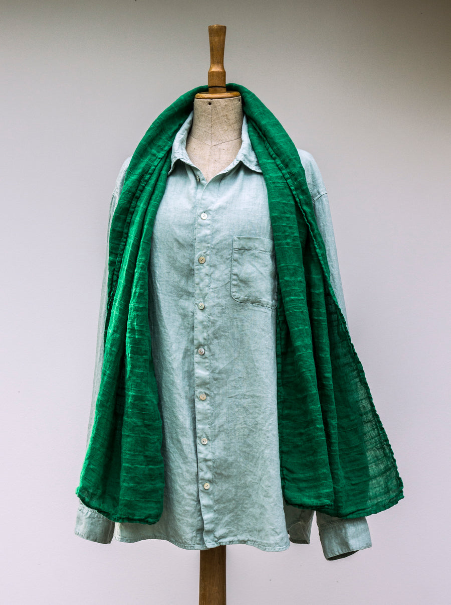 Luxuriously fine linen scarf in Jolly Green shade