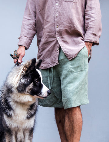 Extra jemné lněné unisex bermudy v odstínu Loden Frost