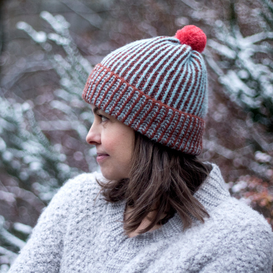 Alpaca & Silk čepice pružná s pruhy azurovo-skořicová