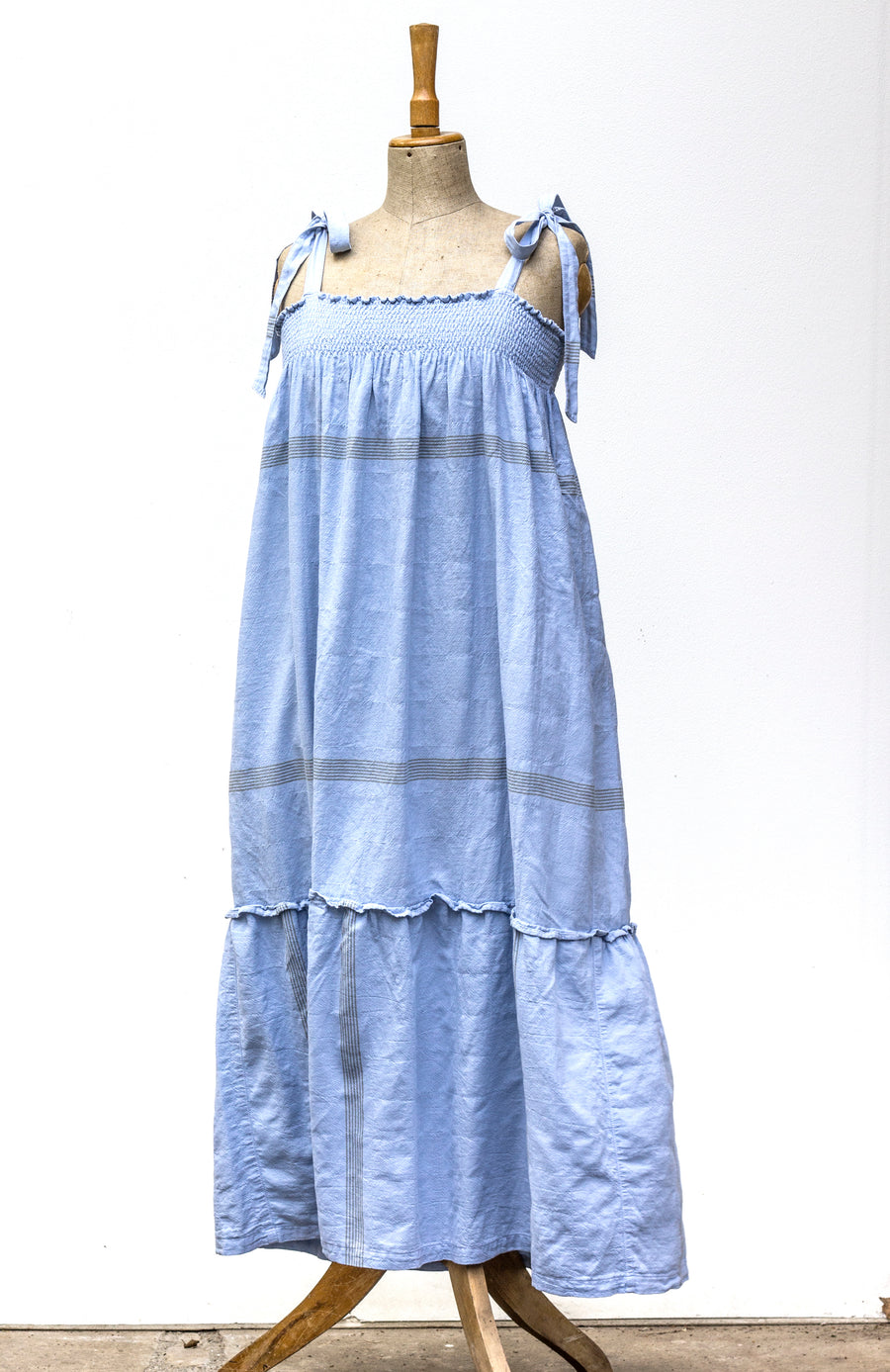 Bavlněné šaty na ramínka v odstínu Kentucky Blue