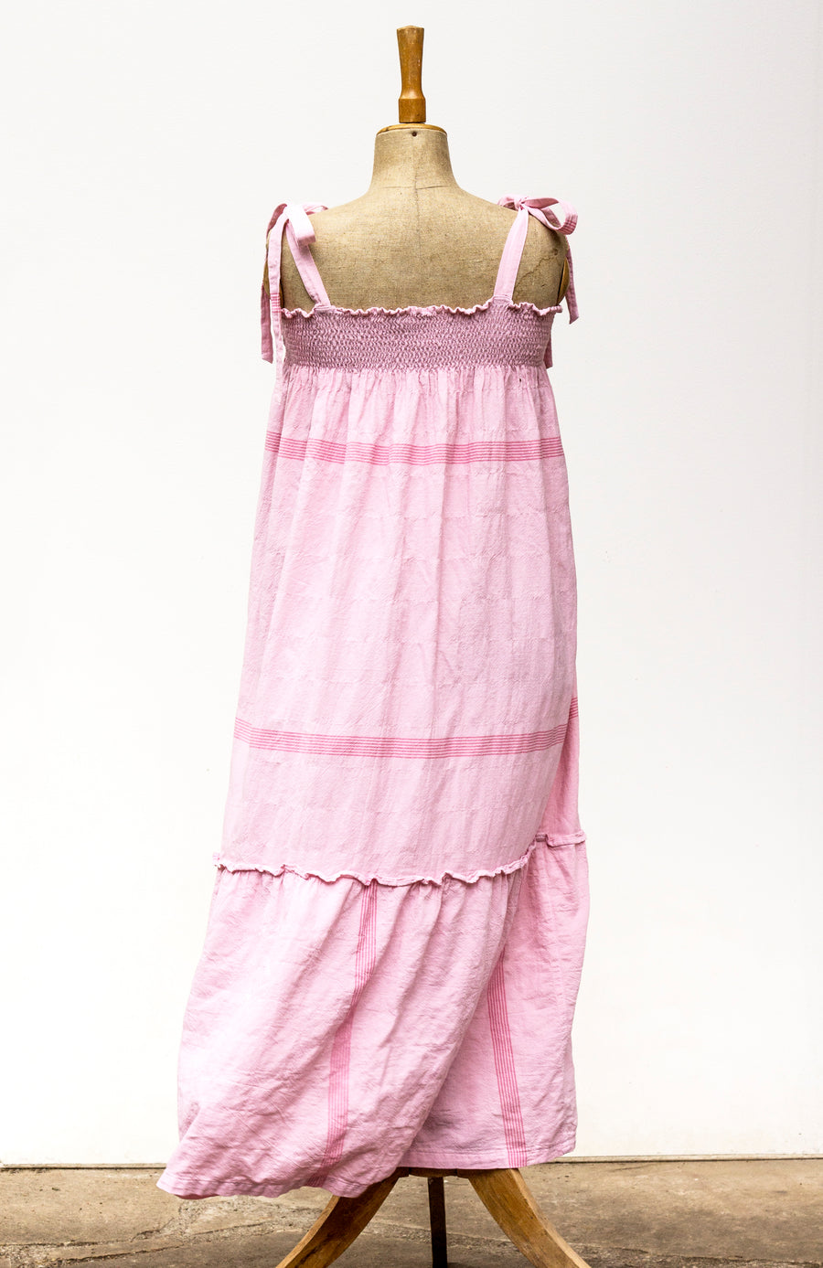 Bavlněné šaty na ramínka v odstínu Silver Pink