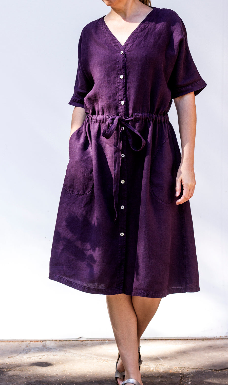 Extra jemné propínací šaty v odstínu Shadow Purple