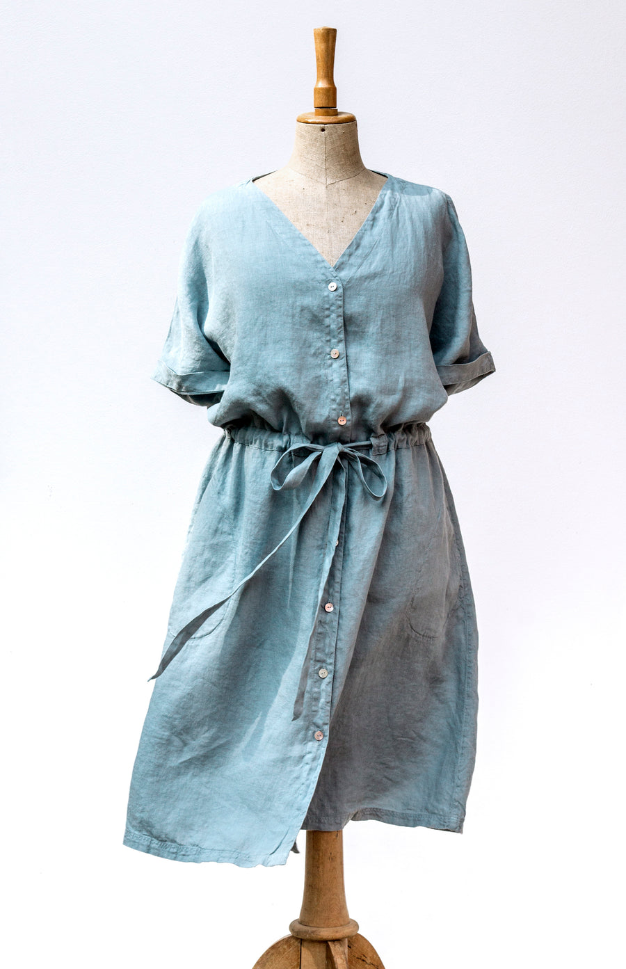 Extra soft button-up dress in the shade of Black Plum