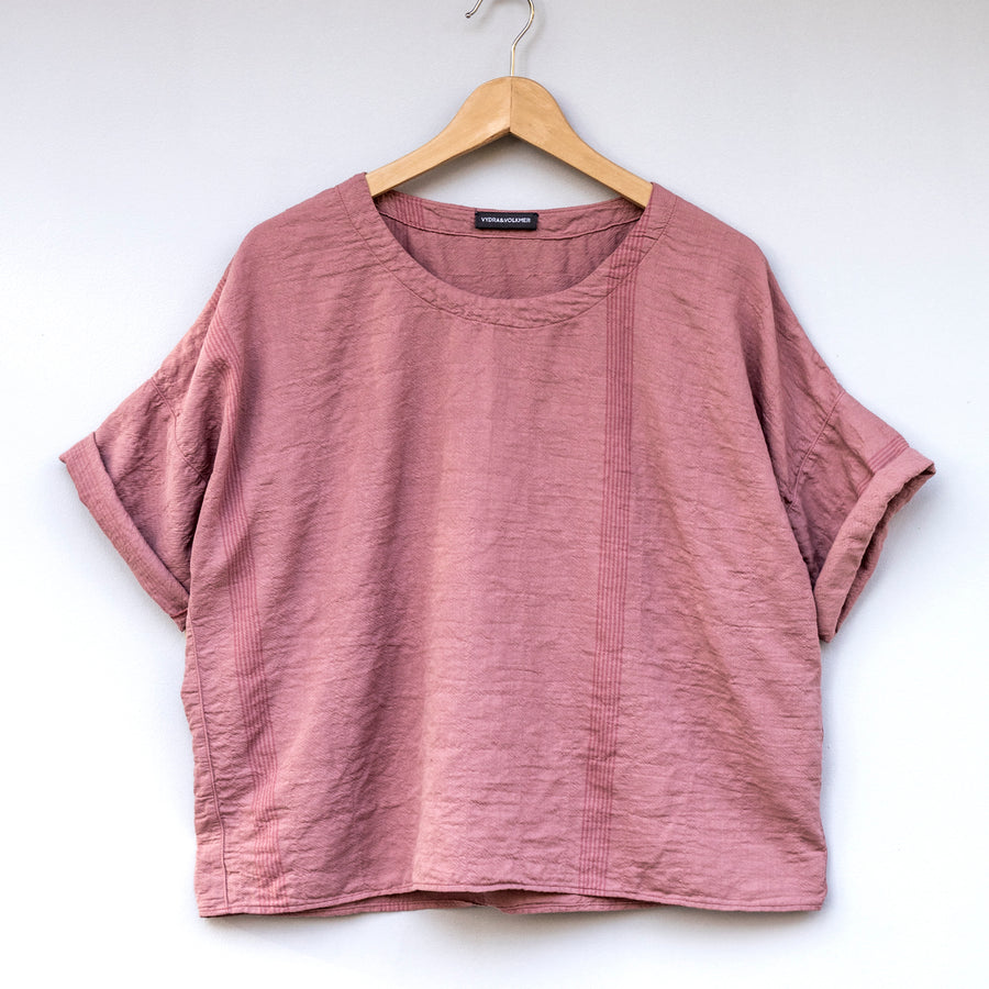 Oversized top with sleeves in Fuchsia Rose shade