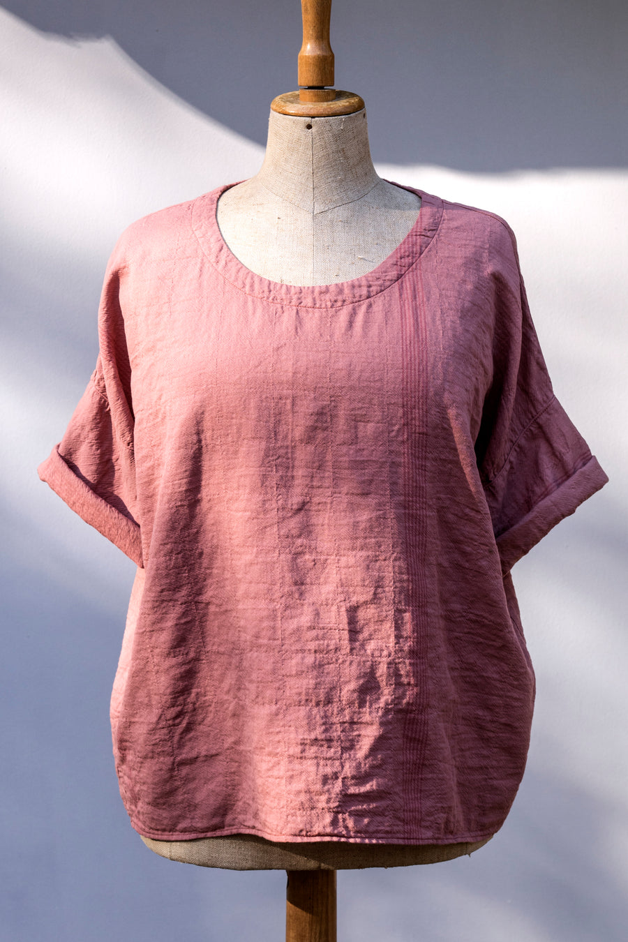 Oversized top with sleeves in Fuchsia Rose shade