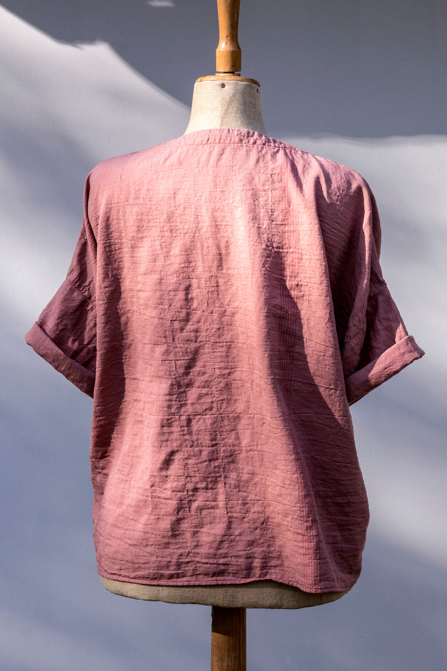 Oversized top with sleeves in Fuchsia Rose shade