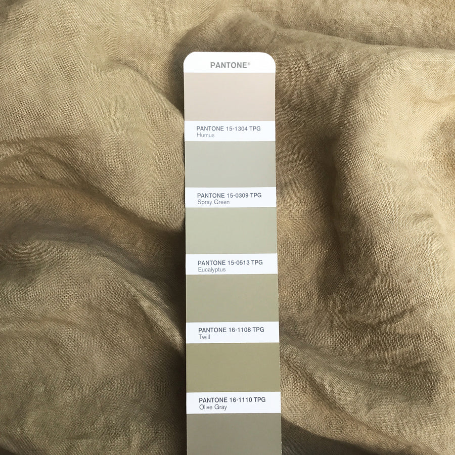 Exkluzivní lněná zástěra v odstínu Olive Gray - PREORDER