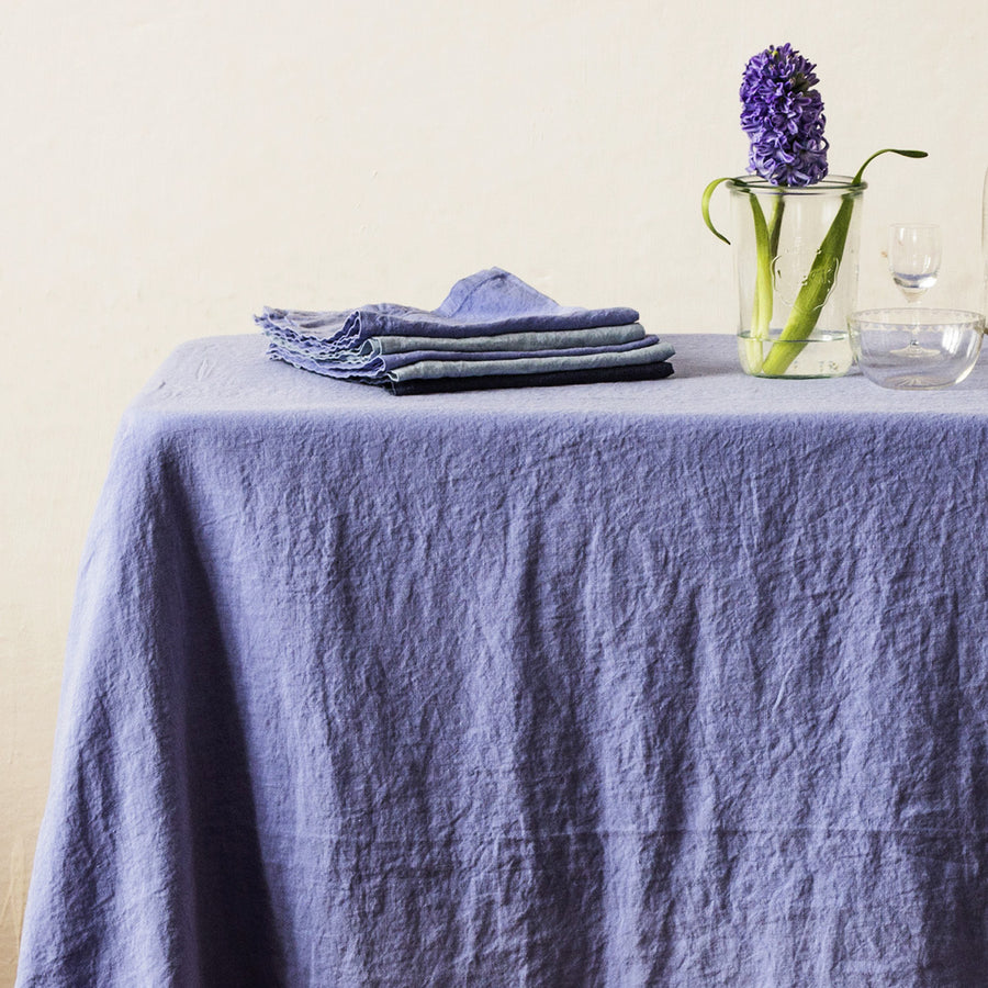 Festive linen tablecloth in the shade of Pine Grove 140x200cm