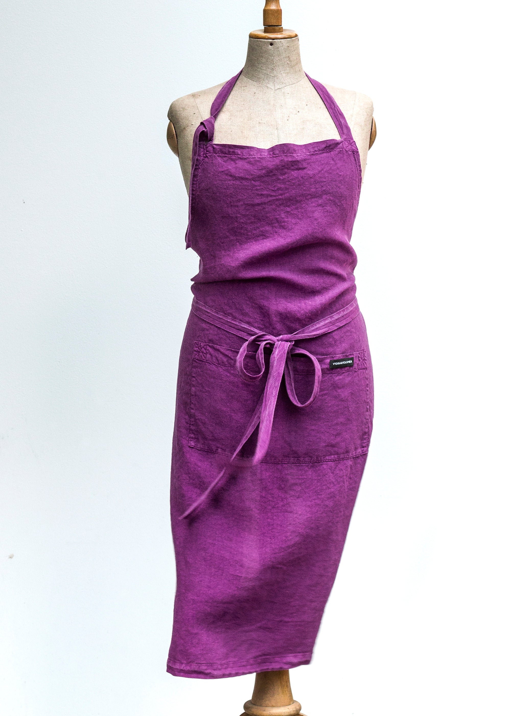 Festive linen tablecloth in the shade of Pine Grove 140x200cm