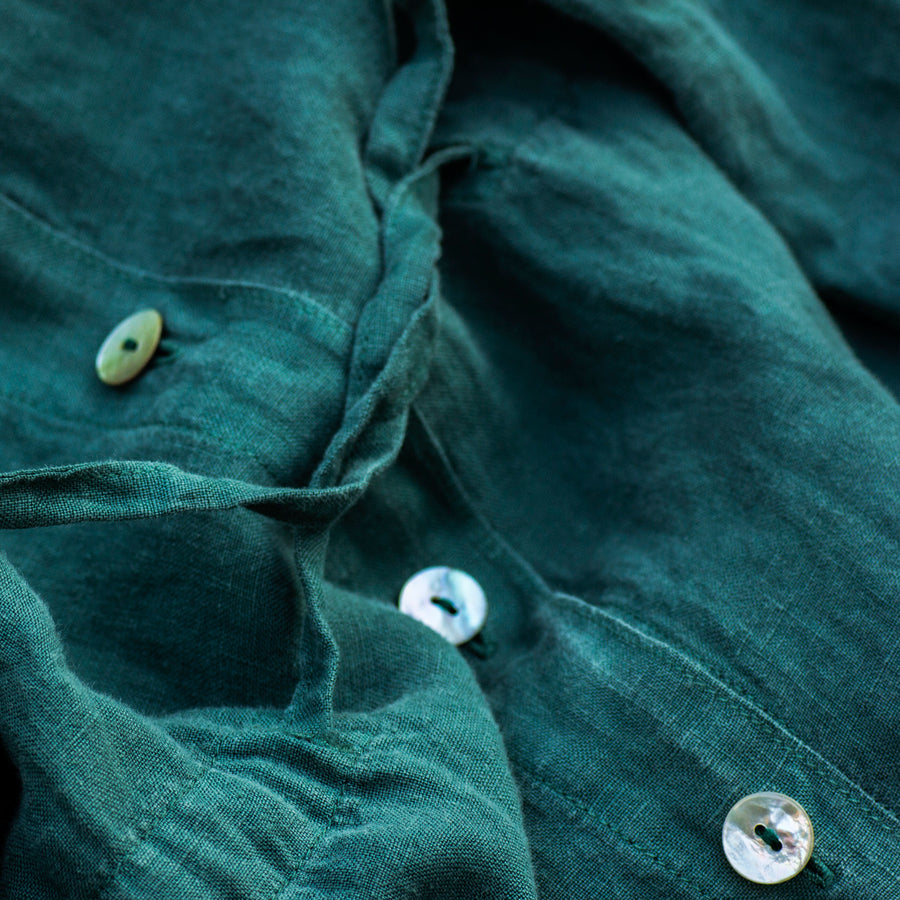 Jemné košilové šaty v odstínu Sagebrush Green