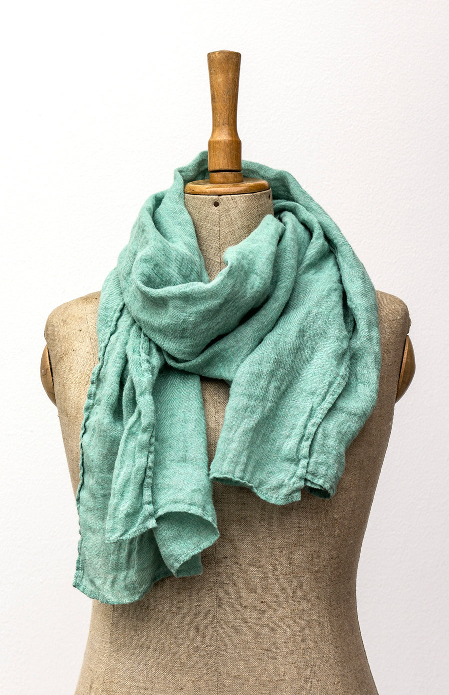 Luxuriously soft linen scarf in Creme de Menthe shade
