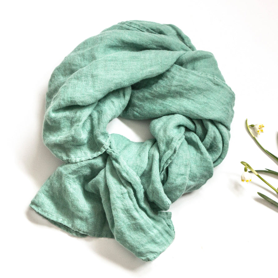Luxuriously soft linen scarf in Creme de Menthe shade