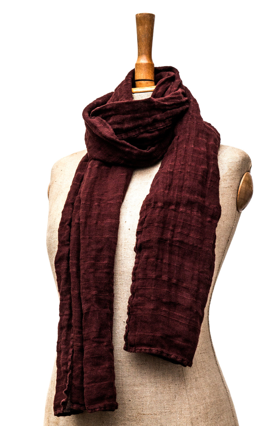 Luxuriously soft linen scarf in the shade Rum Raisin