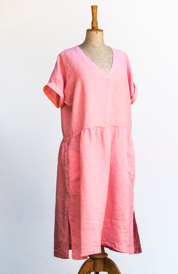 Venkovské šaty z extra jemného lnu v odstínu Quartz Pink