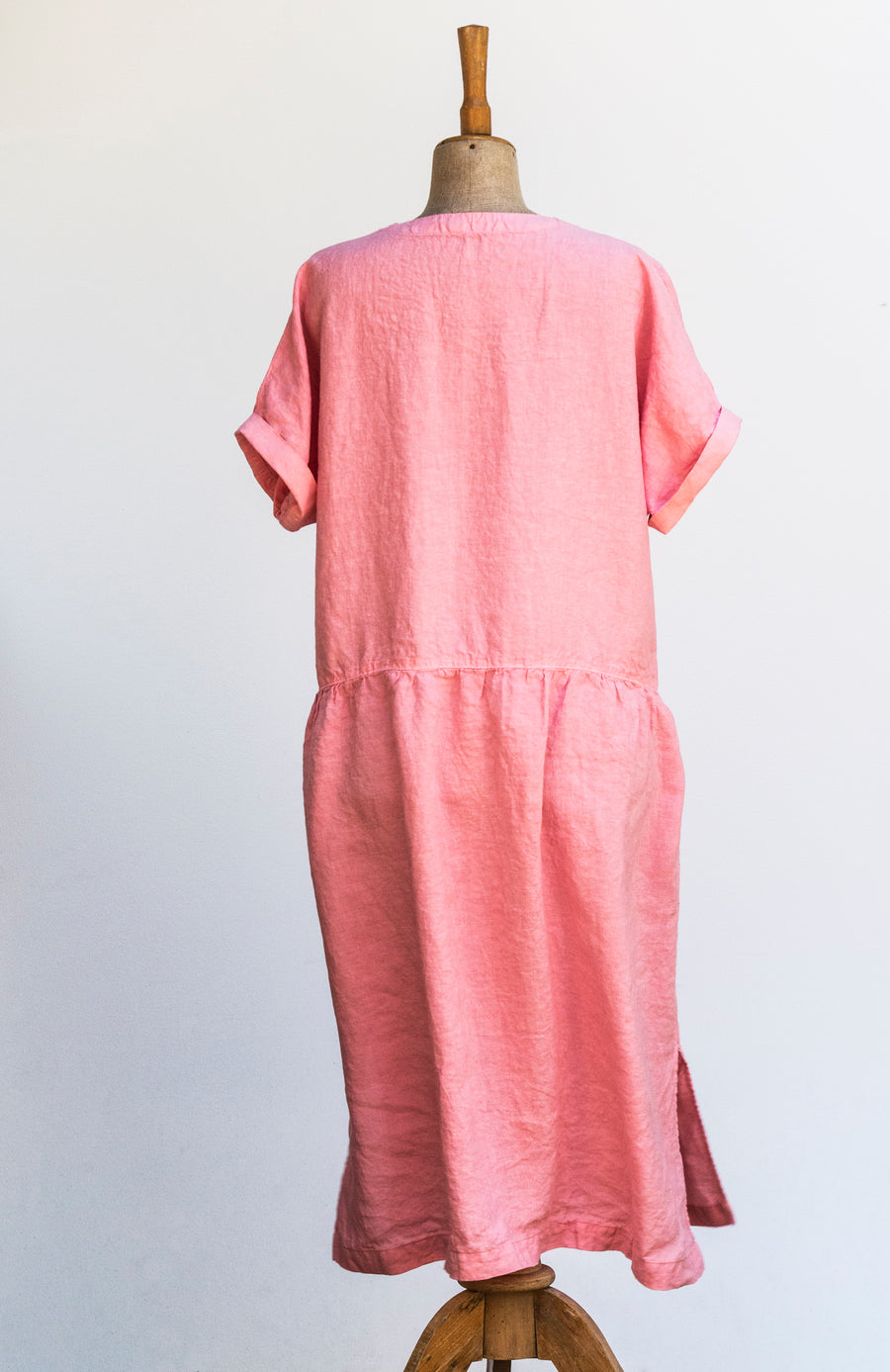 Country dress made of extra fine linen in the shade Quartz Pink