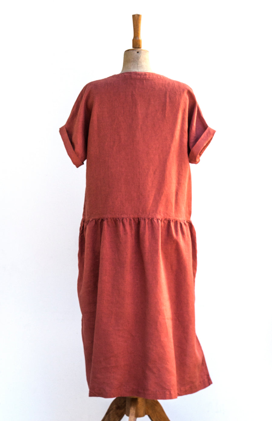 Autumn country dress in the shade of Redwood