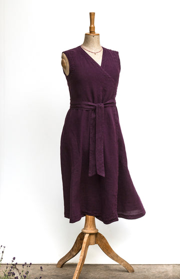 Zavinovací šaty z extra jemného lnu v odstínu Shadow Purple