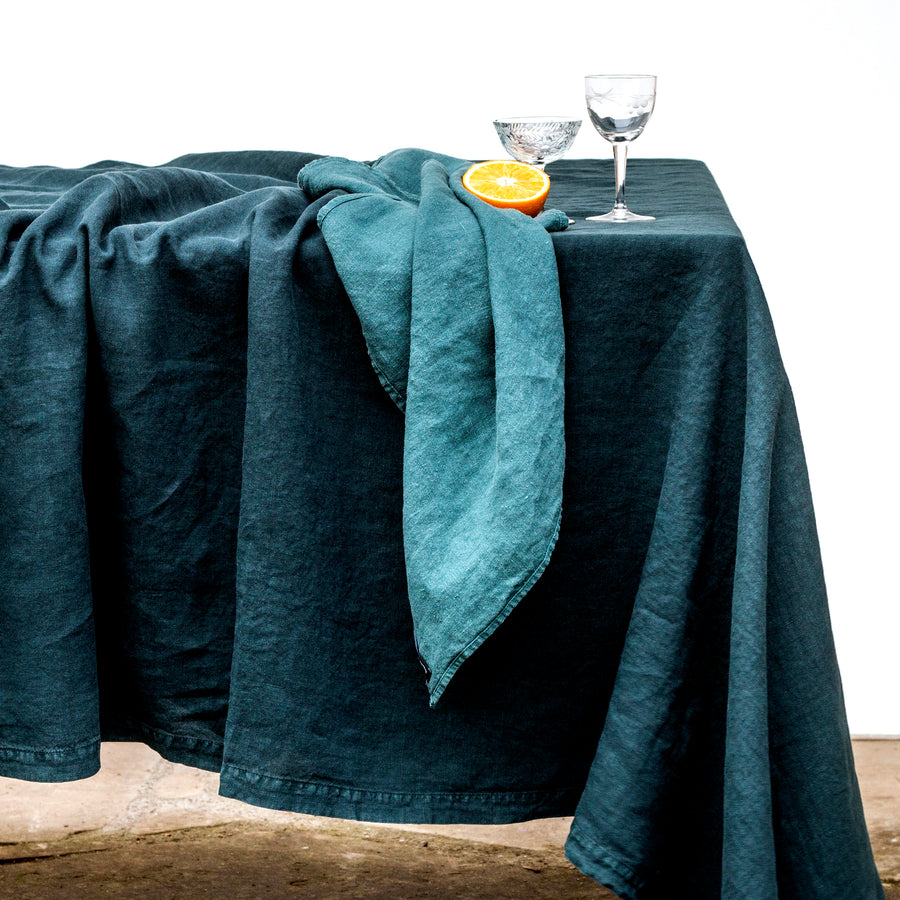 Festive linen tablecloth in the shade of Pine Grove 140x200cm